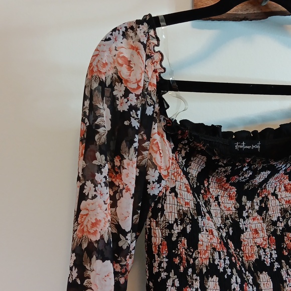 SWS floral romper with train - Picture 7 of 12